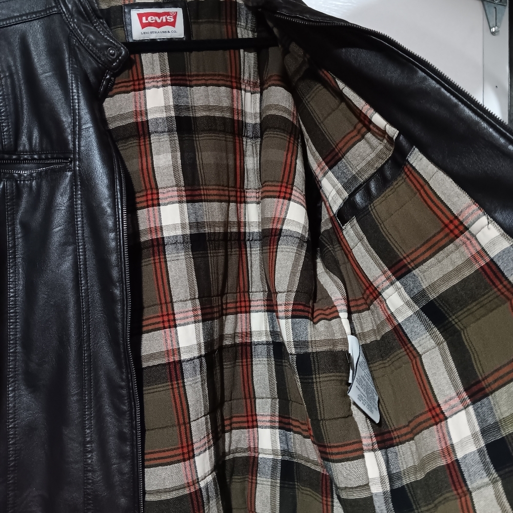 Levi Jacket - Picture 3 of 6